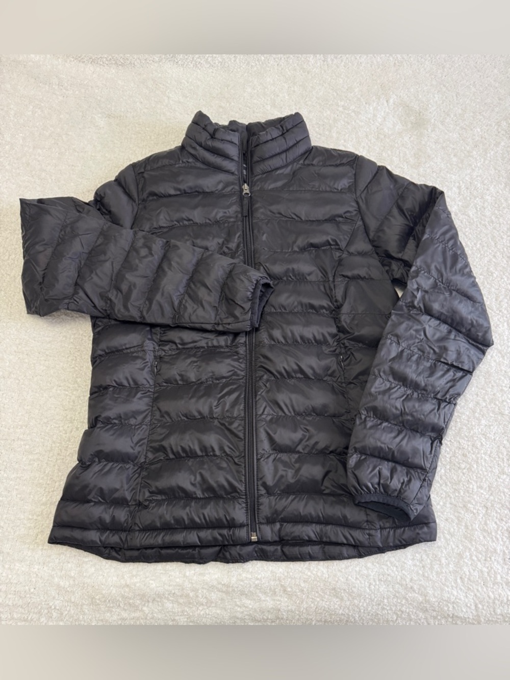amazon essentials Women's Black Quilted Puffer Jacket
